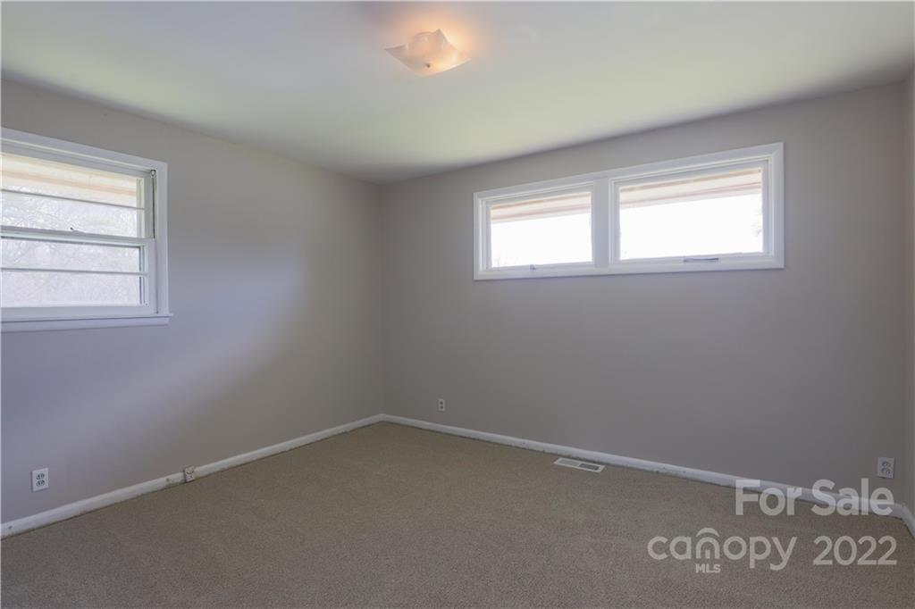 5512 Queen Anne Road Charlotte, NC 28217 - Photo 8 of 13 Gallery Image 8