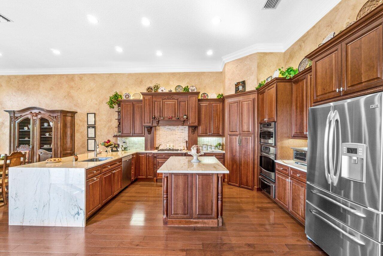 7071 Corning Circle Boynton Beach, FL 33437 - Photo 3 of 64 Kitchen