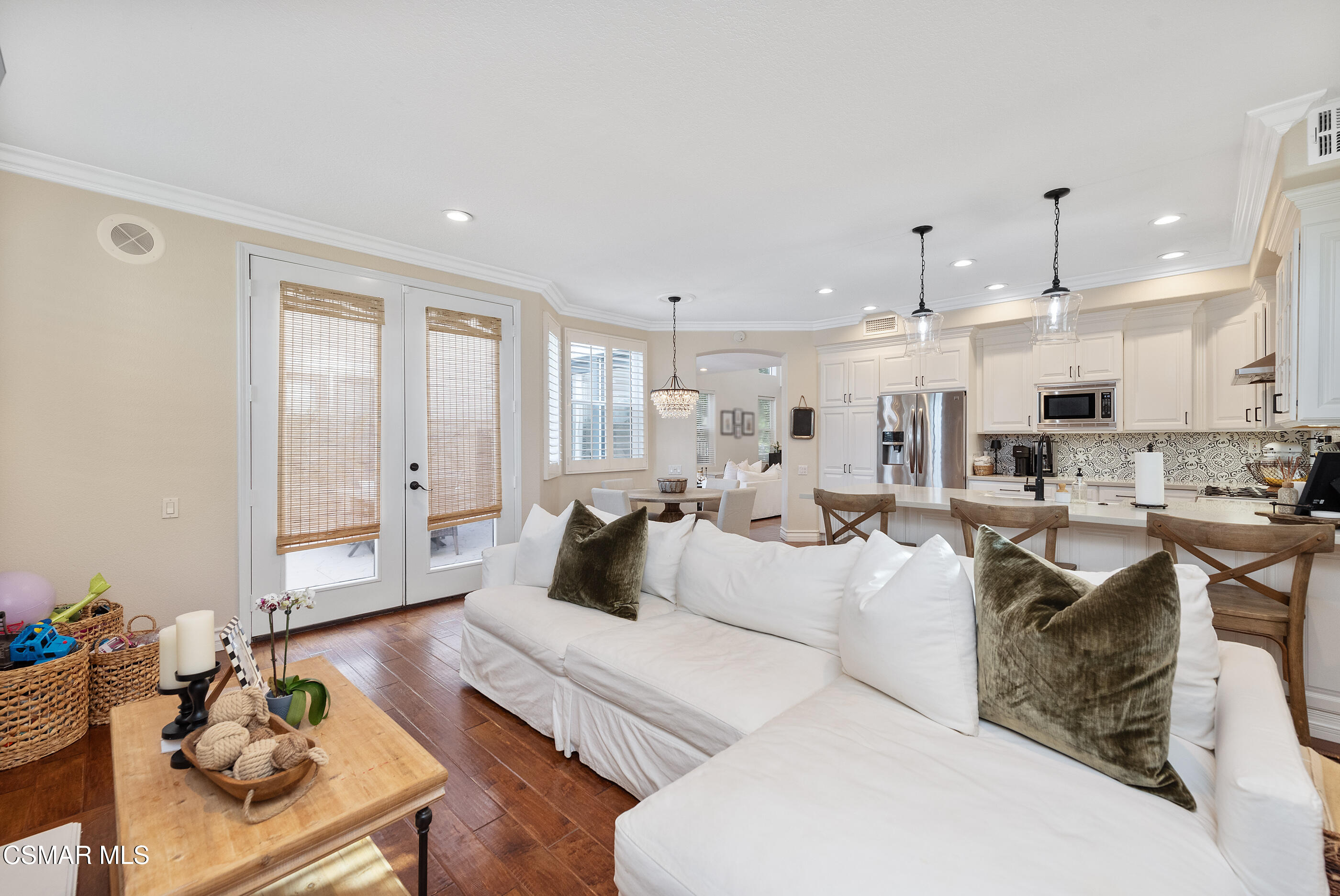 11343 Mapleridge Court Moorpark, CA 93021 - Photo 17 of 46 11343 Mapleridge Ct Moorpark-18