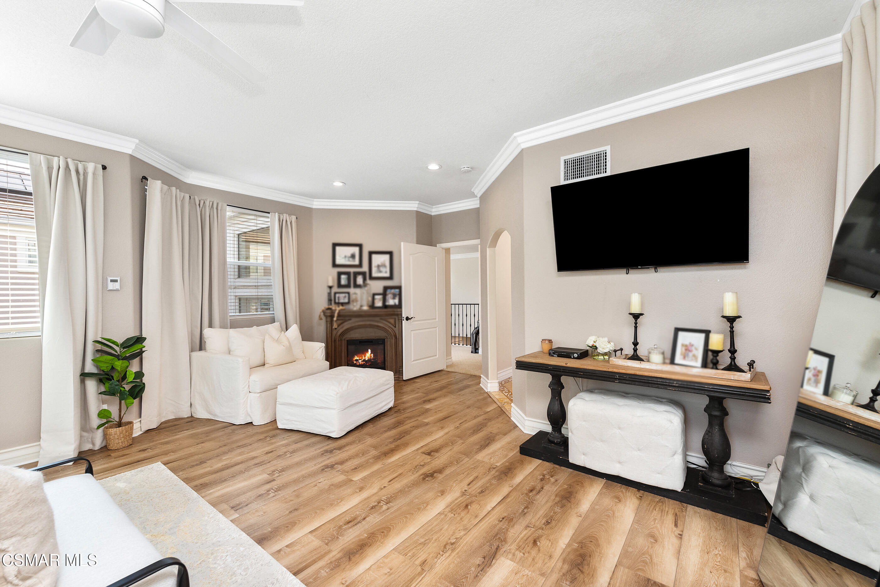 11343 Mapleridge Court Moorpark, CA 93021 - Photo 23 of 46 11343 Mapleridge Ct Moorpark-25