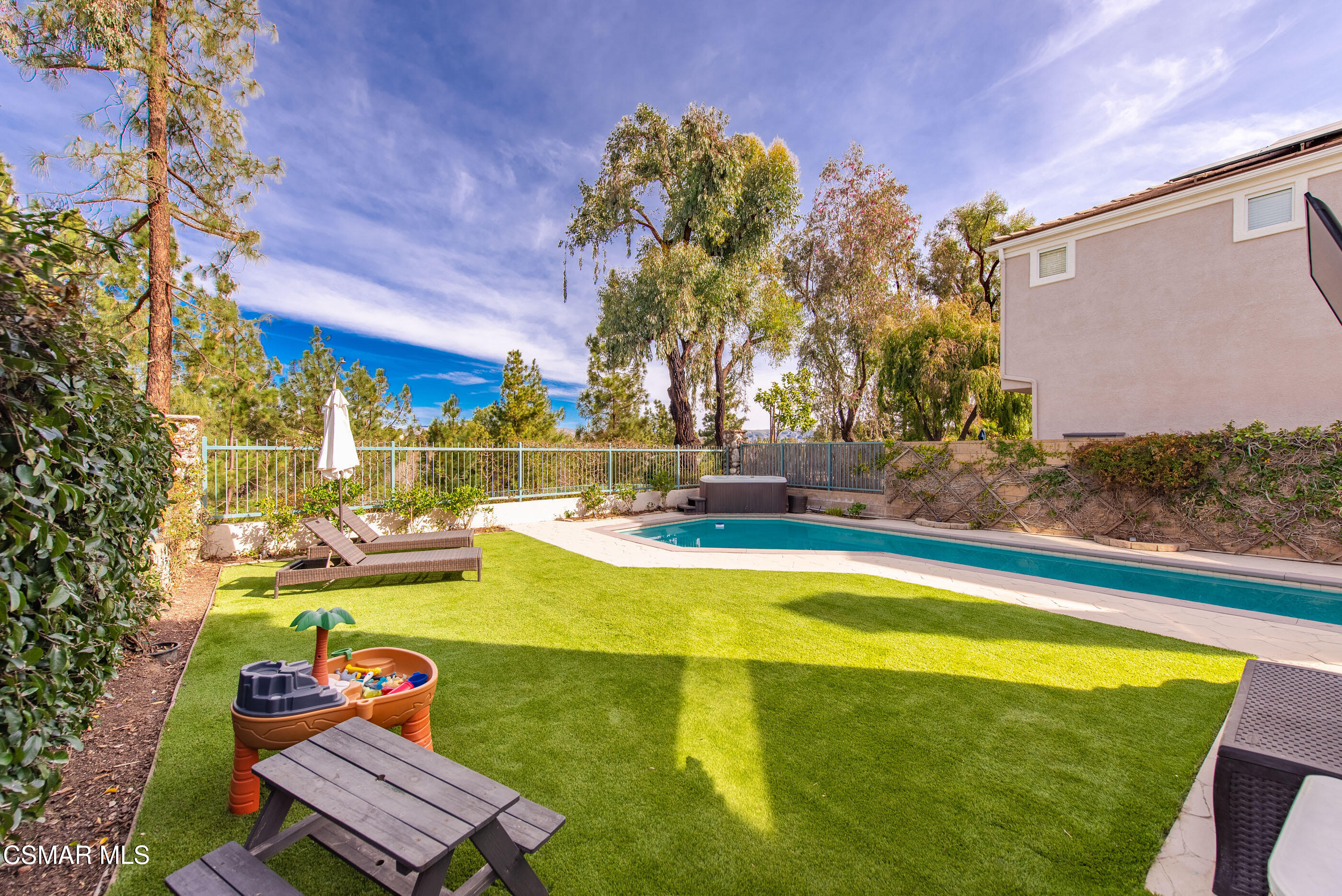 11343 Mapleridge Court Moorpark, CA 93021 - Photo 41 of 46 11343 Mapleridge Ct Moorpark-43