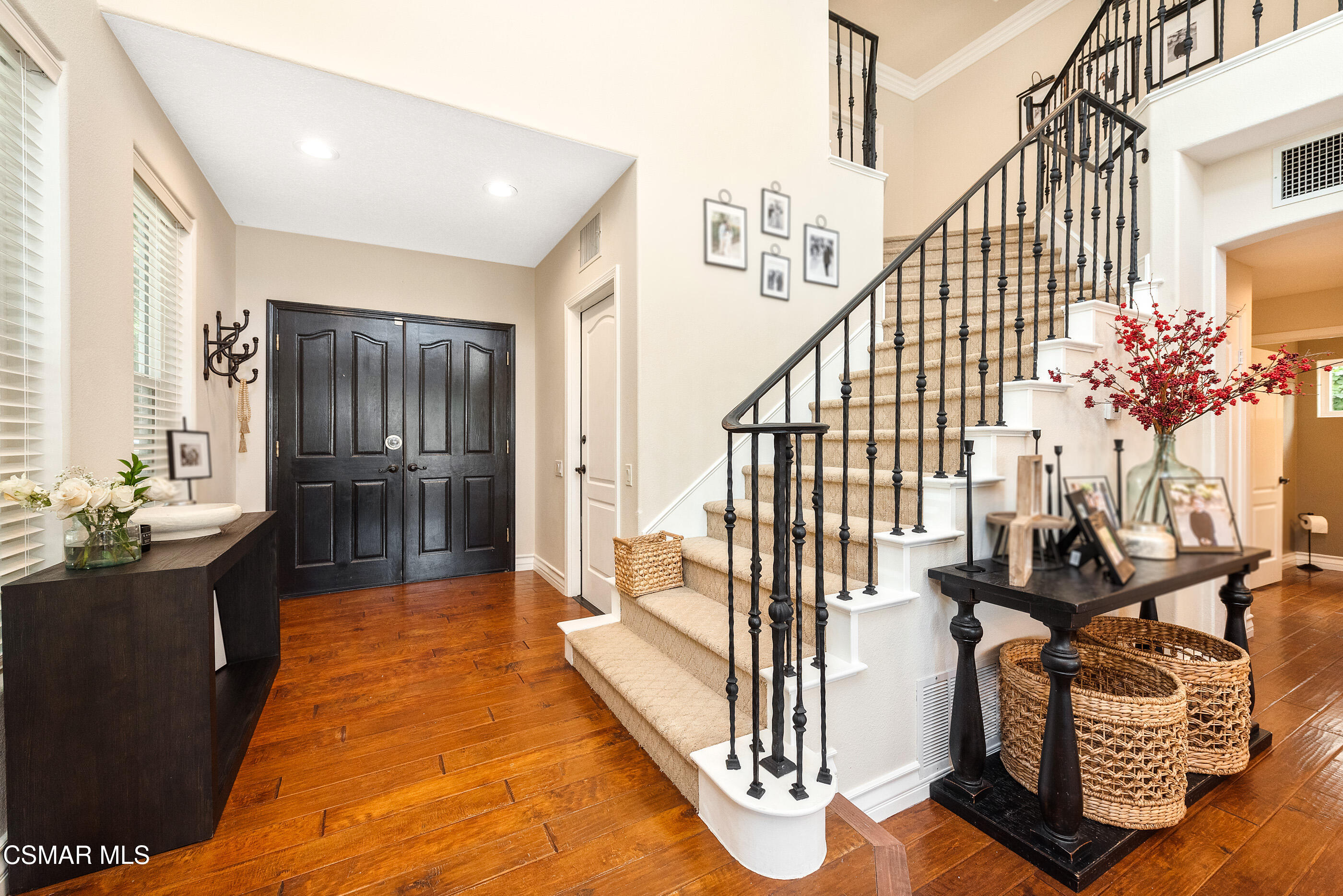 11343 Mapleridge Court Moorpark, CA 93021 - Photo 7 of 46 11343 Mapleridge Ct Moorpark-21