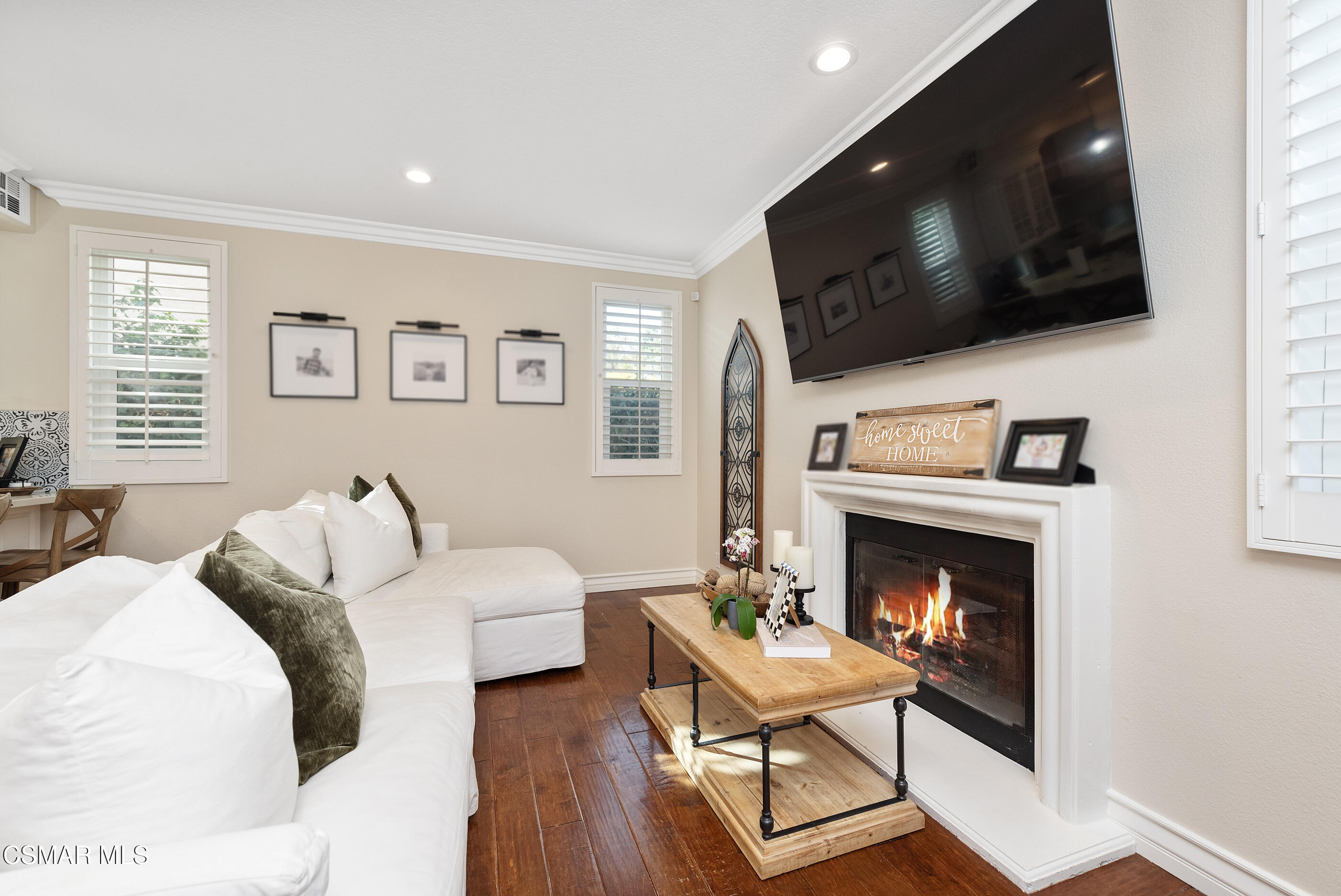 11343 Mapleridge Court Moorpark, CA 93021 - Photo 10 of 46 11343 Mapleridge Ct Moorpark-10