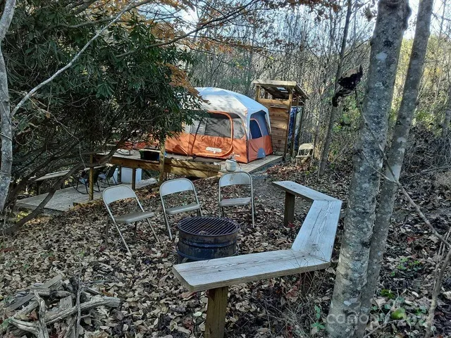 $696,500 | 2200 Walnut Creek Road, Marshall, NC 28753