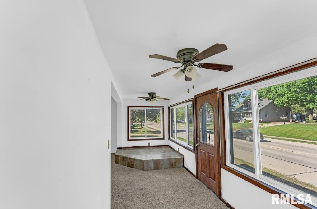 2823 North 3rd Street Clinton, IA 52732 - Photo 12 of 18