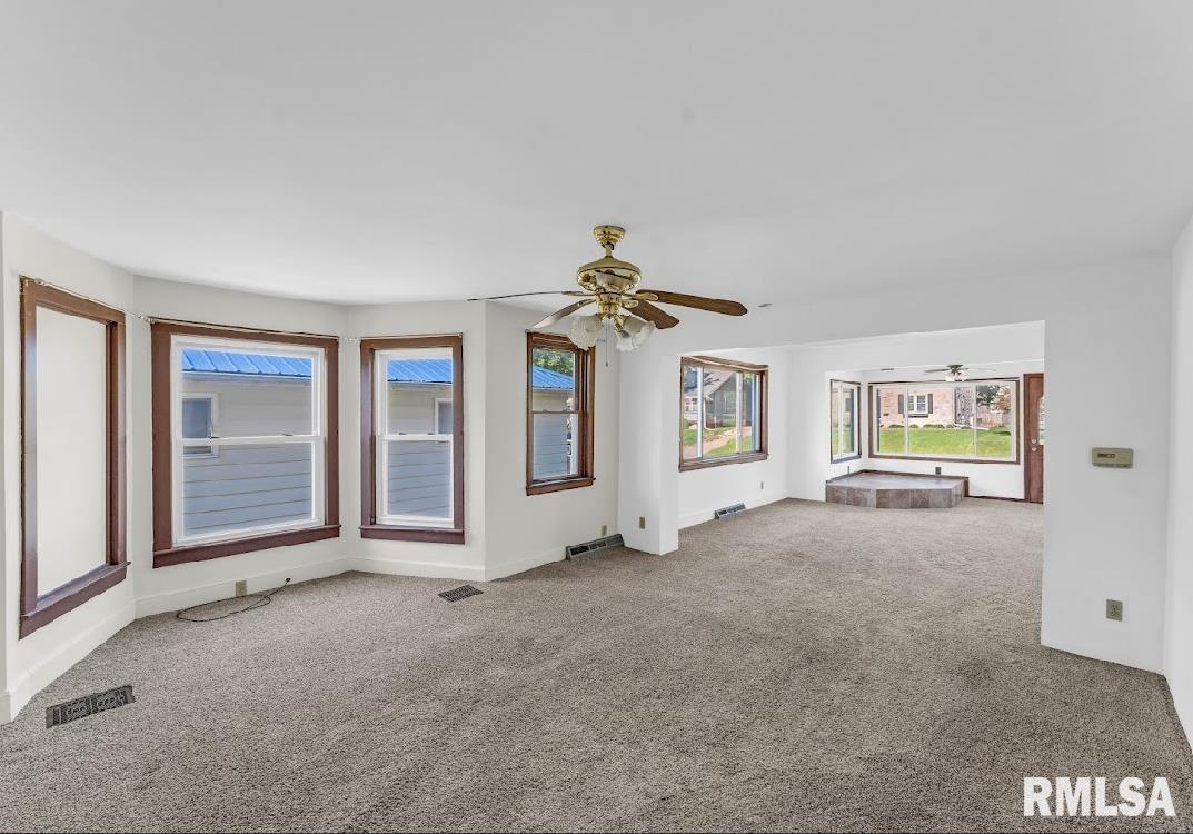 2823 North 3rd Street Clinton, IA 52732 - Photo 13 of 18