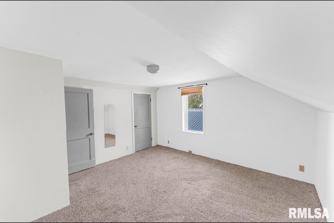 2823 North 3rd Street Clinton, IA 52732 - Photo 16 of 18