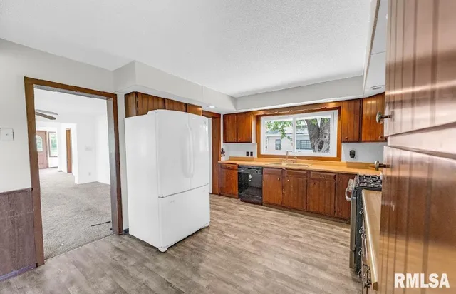 $132,500 | 2823 North 3rd Street, Clinton, IA 52732