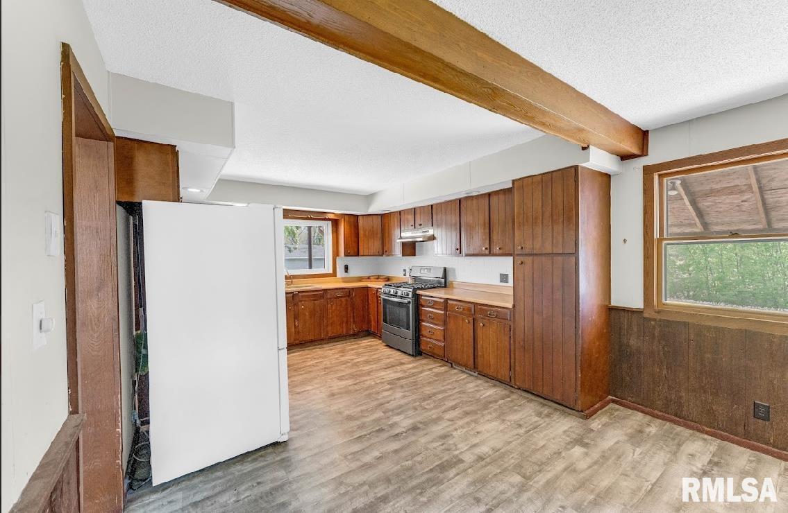 2823 North 3rd Street Clinton, IA 52732 - Photo 7 of 18