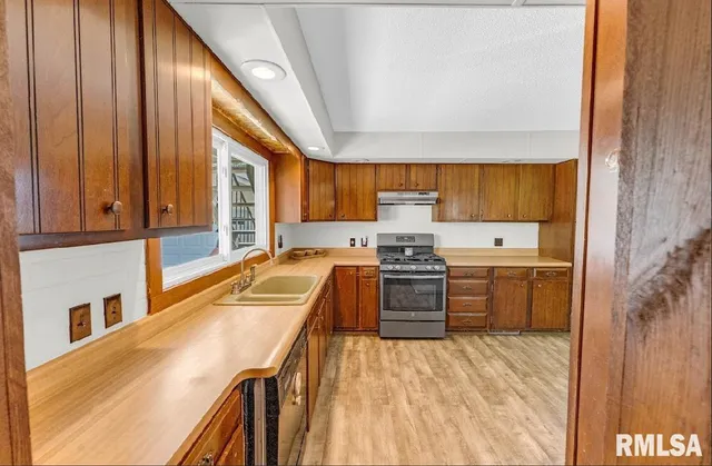 $132,500 | 2823 North 3rd Street, Clinton, IA 52732