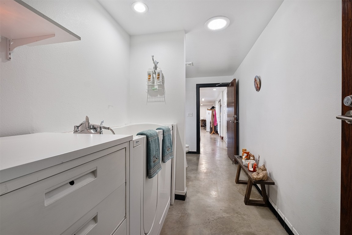 142 Zimmerhanzel Road Flatonia, TX 78941 - Photo 17 of 40