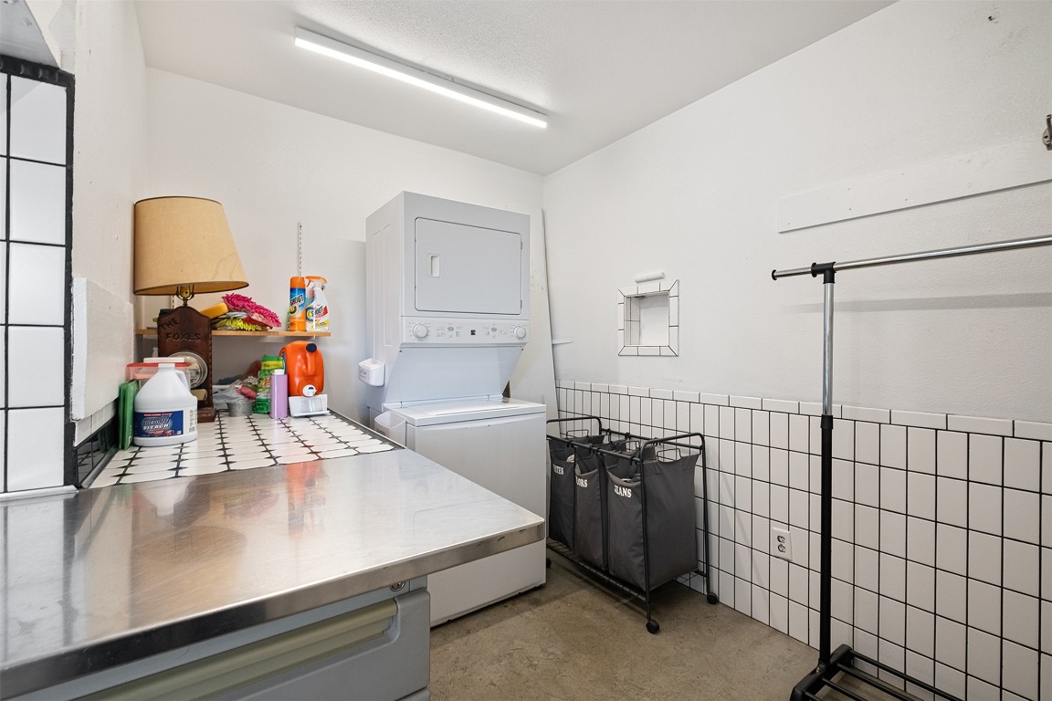 142 Zimmerhanzel Road Flatonia, TX 78941 - Photo 22 of 40 a view of a play room with furniture and toys