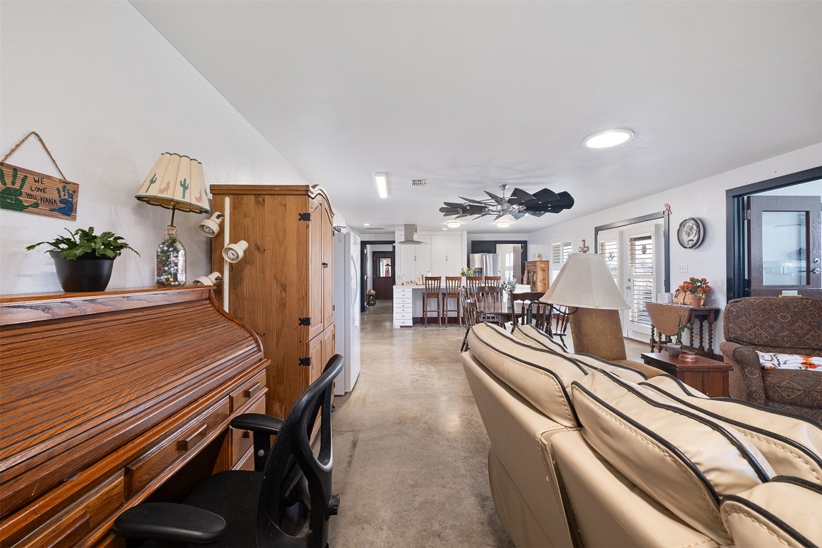 142 Zimmerhanzel Road Flatonia, TX 78941 - Photo 8 of 40 a room with a bed and furniture