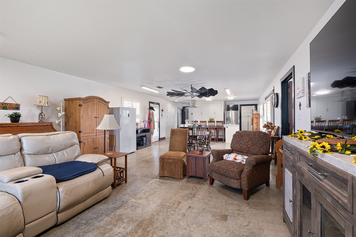 142 Zimmerhanzel Road Flatonia, TX 78941 - Photo 9 of 40 a living room with furniture and a couch