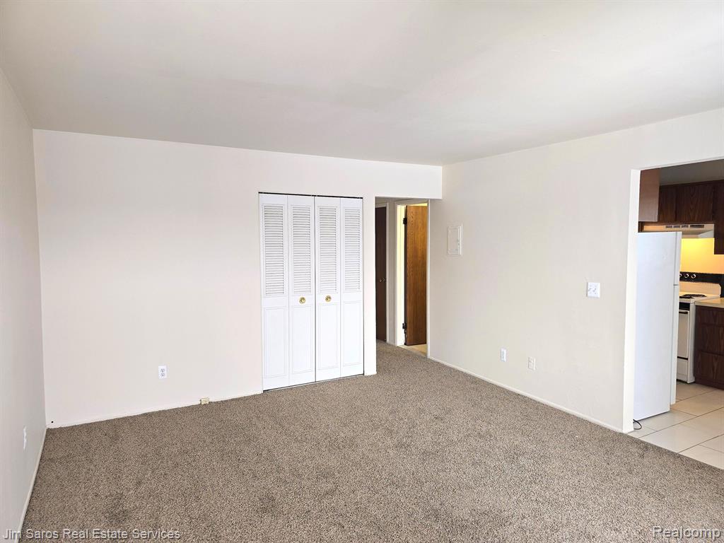 16425 12 Mile Road Roseville, MI 48066 - Photo 2 of 9