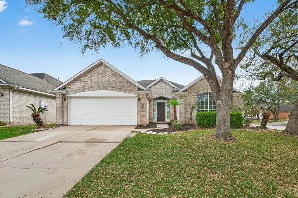 $2,195 | 3143 Oakwood Run Drive, Sugar Land, TX 77498