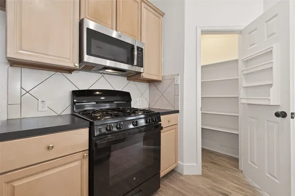 $2,195 | 3143 Oakwood Run Drive, Sugar Land, TX 77498