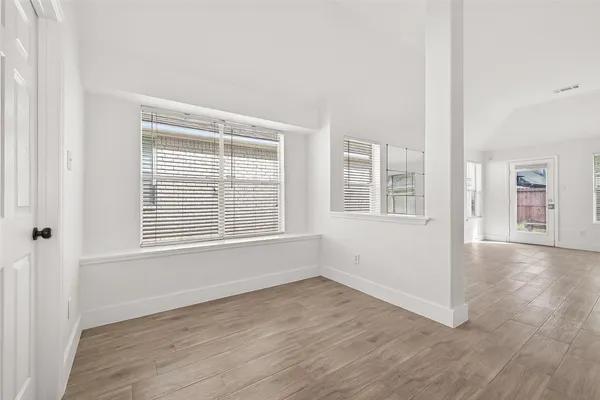 $2,195 | 3143 Oakwood Run Drive, Sugar Land, TX 77498