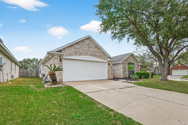 $2,195 | 3143 Oakwood Run Drive, Sugar Land, TX 77498