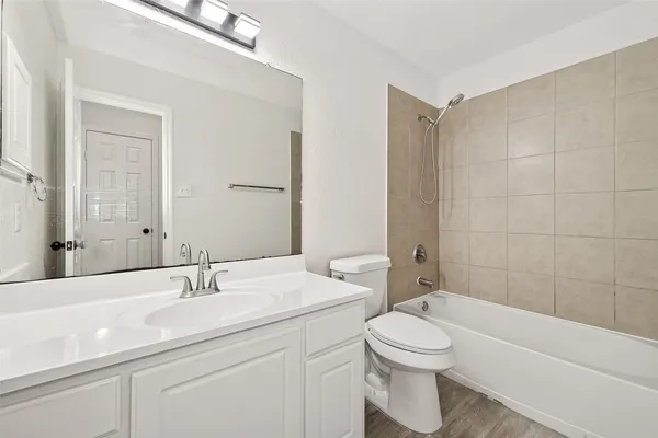 $2,195 | 3143 Oakwood Run Drive, Sugar Land, TX 77498