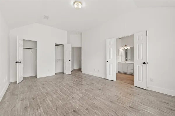 $2,195 | 3143 Oakwood Run Drive, Sugar Land, TX 77498