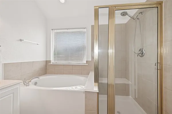 $2,195 | 3143 Oakwood Run Drive, Sugar Land, TX 77498