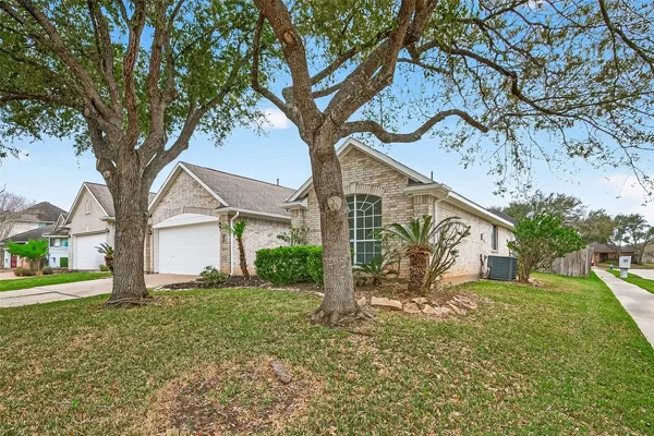 $2,195 | 3143 Oakwood Run Drive, Sugar Land, TX 77498