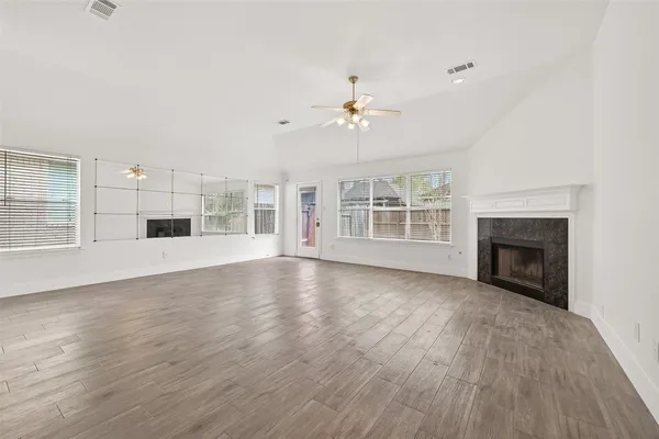 $2,195 | 3143 Oakwood Run Drive, Sugar Land, TX 77498