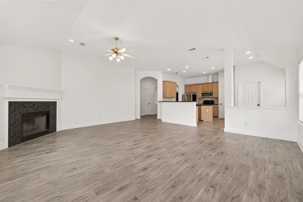 $2,195 | 3143 Oakwood Run Drive, Sugar Land, TX 77498