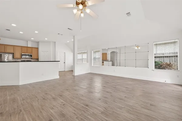 $2,195 | 3143 Oakwood Run Drive, Sugar Land, TX 77498