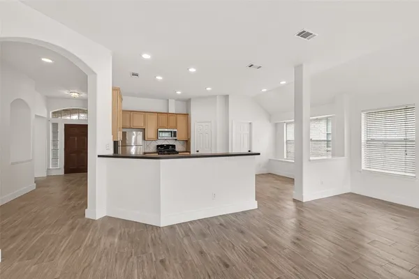 $2,195 | 3143 Oakwood Run Drive, Sugar Land, TX 77498