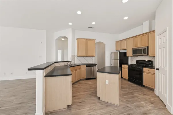 $2,195 | 3143 Oakwood Run Drive, Sugar Land, TX 77498