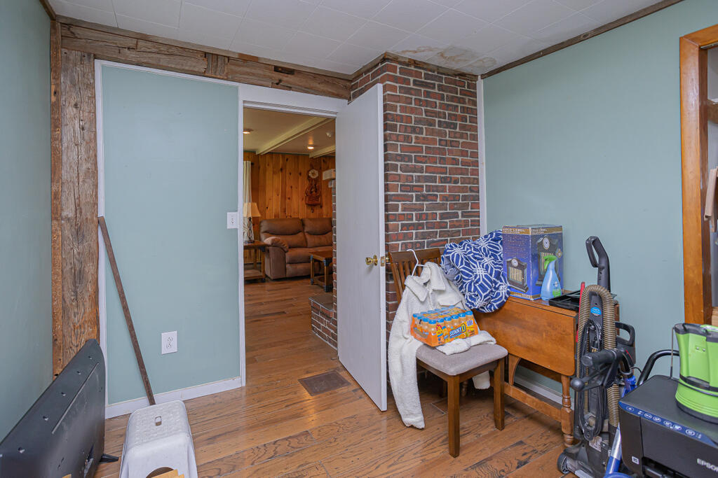 91 U.S. Rte 2 Wilton, ME 04294 - Photo 15 of 37 sandyriverrealty-17