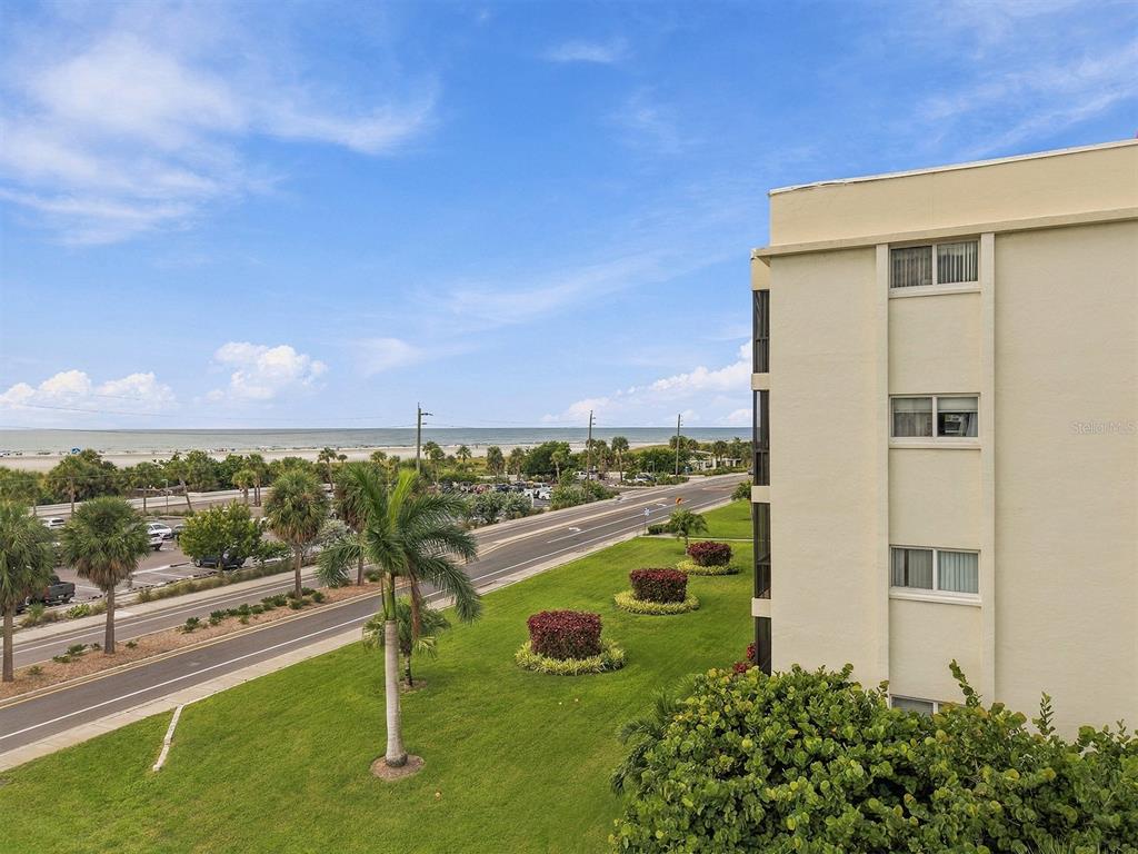 797 Beach Road, Unit 415 Sarasota, FL 34242 - Photo 15 of 24 Gallery Image 15
