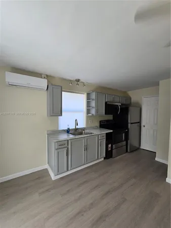 $1,700 | 5936 Fillmore Street, Unit 3, Hollywood, FL 33021