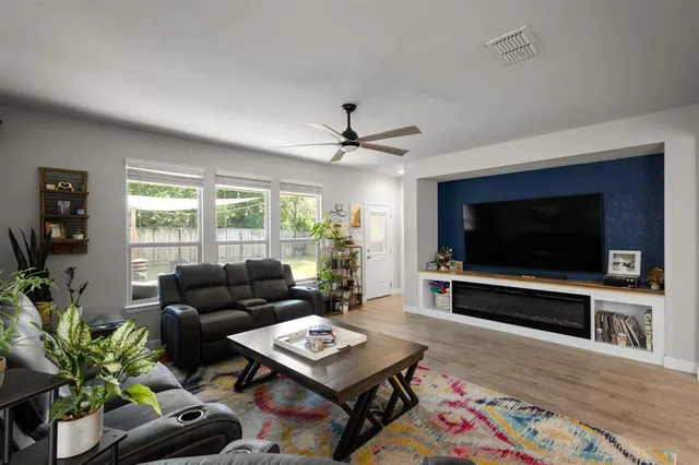 $399,900 | 5601 Round Hl Road, Denton, TX 76210