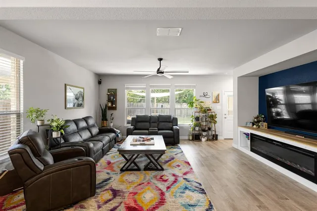 $399,900 | 5601 Round Hl Road, Denton, TX 76210