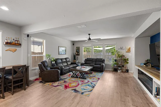 $399,900 | 5601 Round Hl Road, Denton, TX 76210