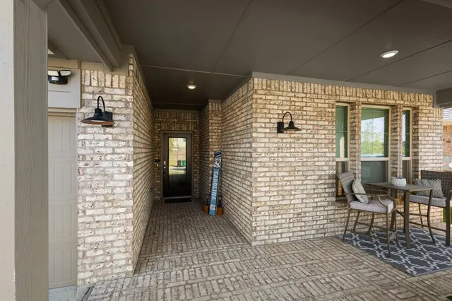 $399,900 | 5601 Round Hl Road, Denton, TX 76210
