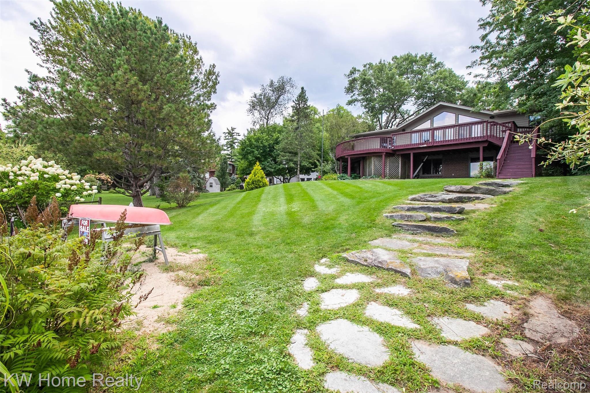 3930 Covert Road Waterford, MI 48328 - Photo 43 of 49 44.jpg