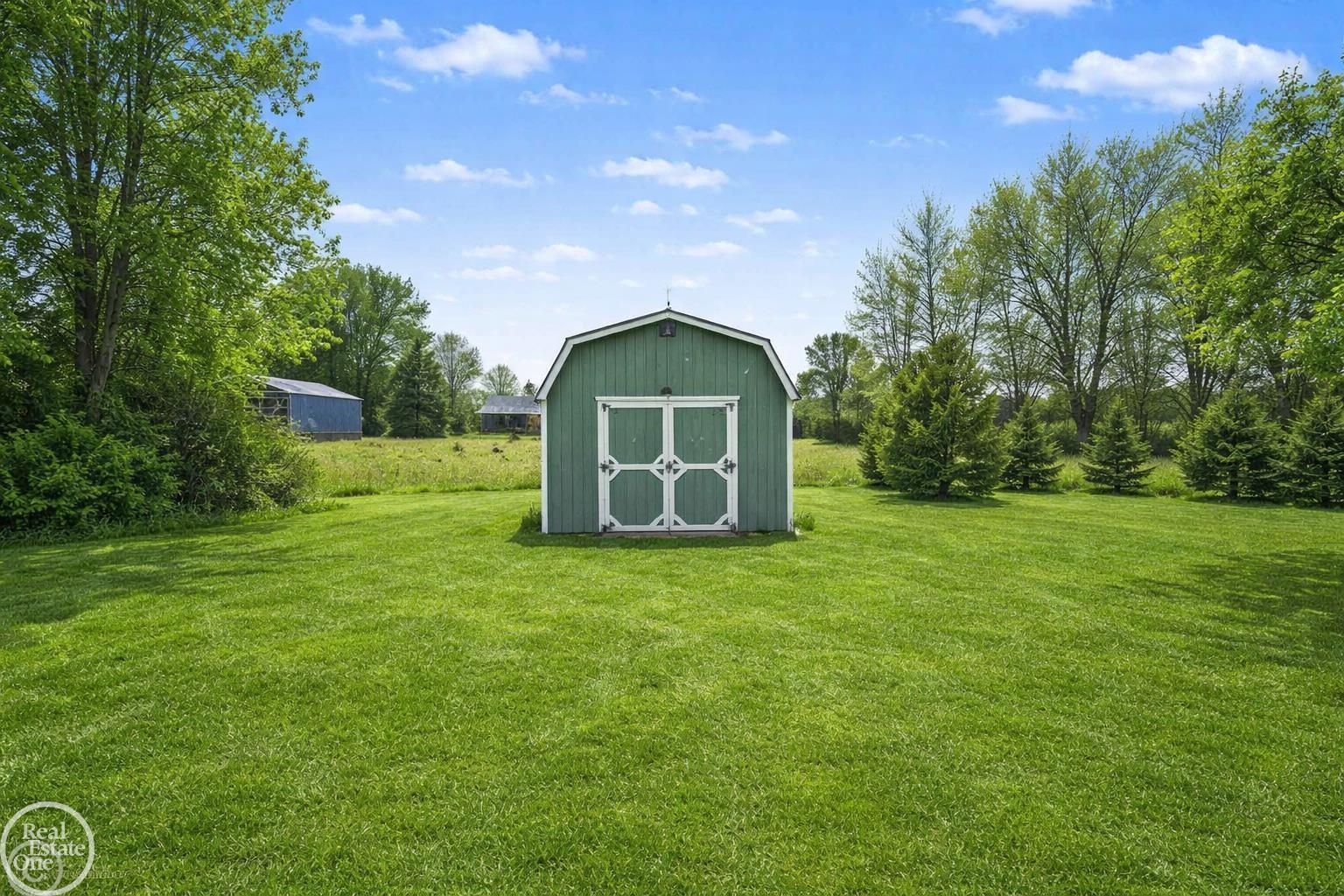 10151 Canada Road Birch Run, MI 48415 - Photo 15 of 18