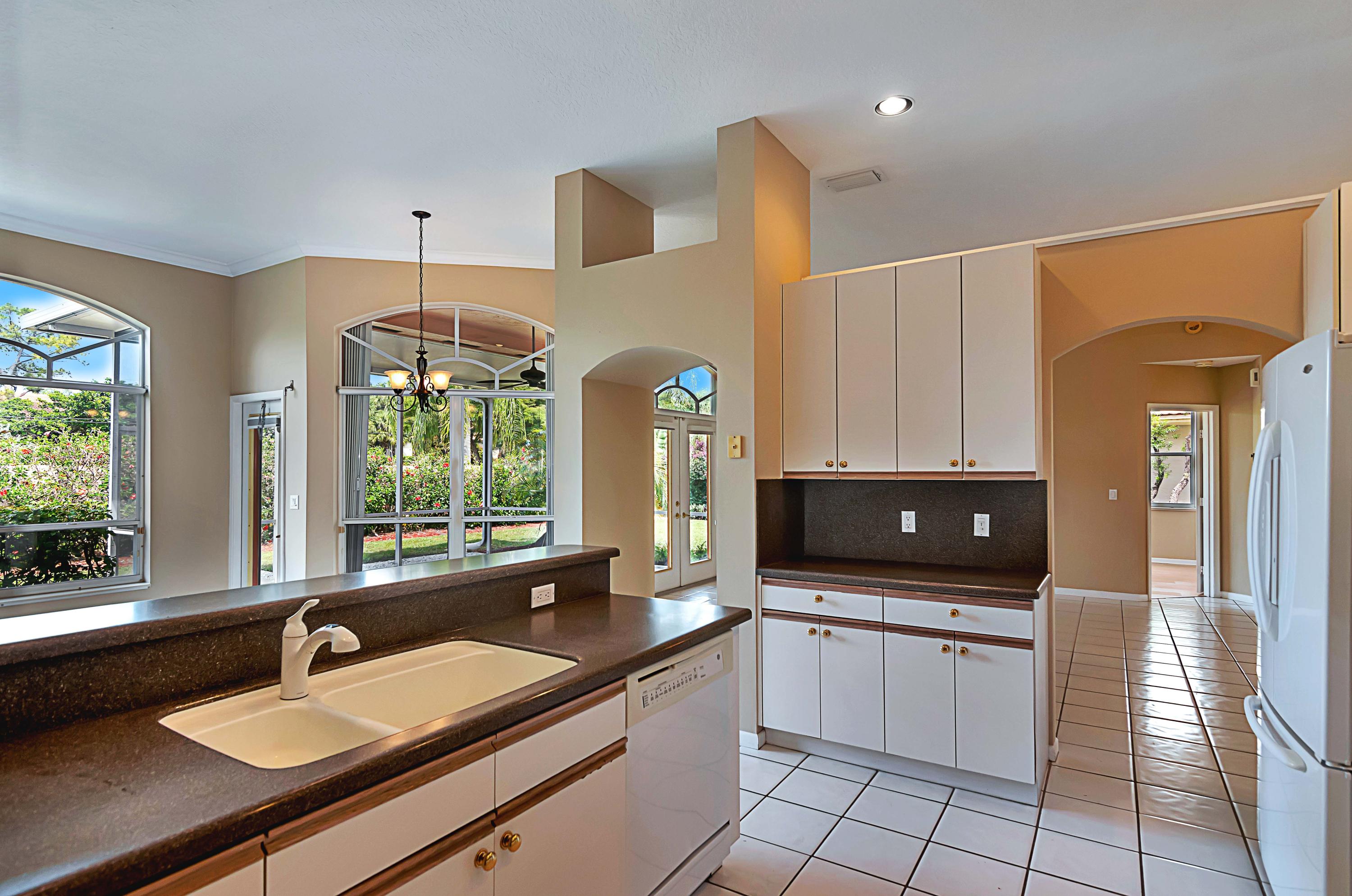 23270 Torre Circle Boca Raton, FL 33433 - Photo 8 of 23 Kitchen