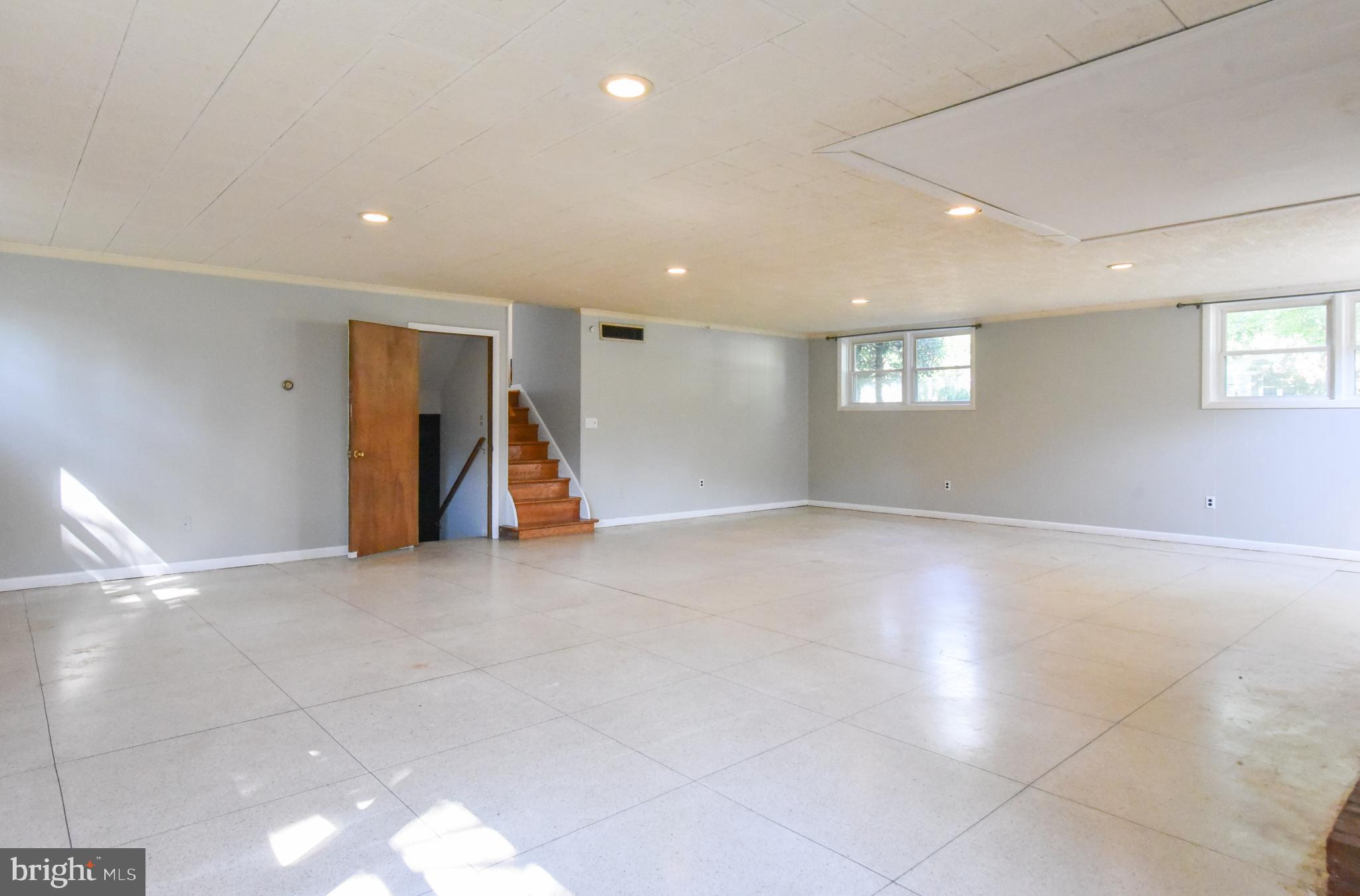 820 Riverside Drive Salisbury, MD 21801 - Photo 13 of 31 Spacious rec room with entrance to the basement
