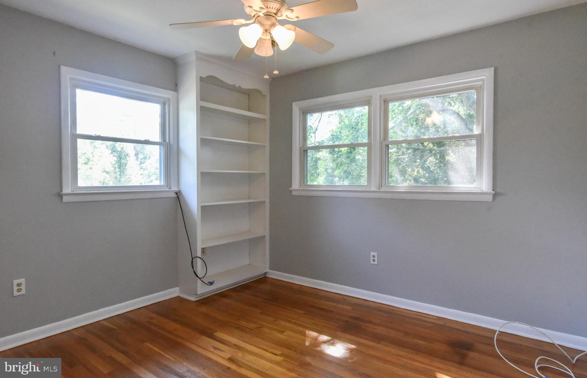 820 Riverside Drive Salisbury, MD 21801 - Photo 21 of 31 Built in book shelves