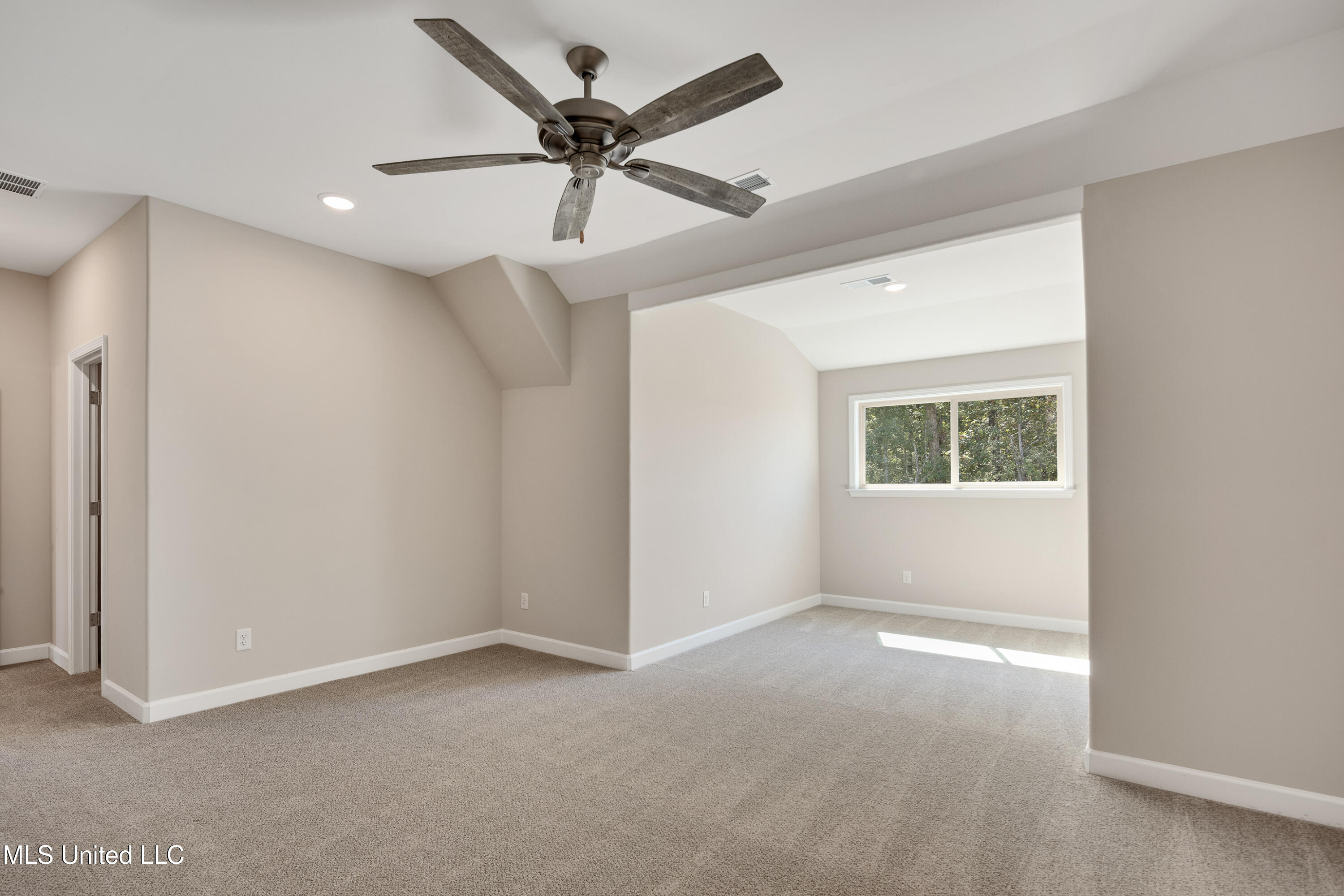 2327 Livingston Way Hernando, MS 38632 - Photo 25 of 37 Bedroom 3