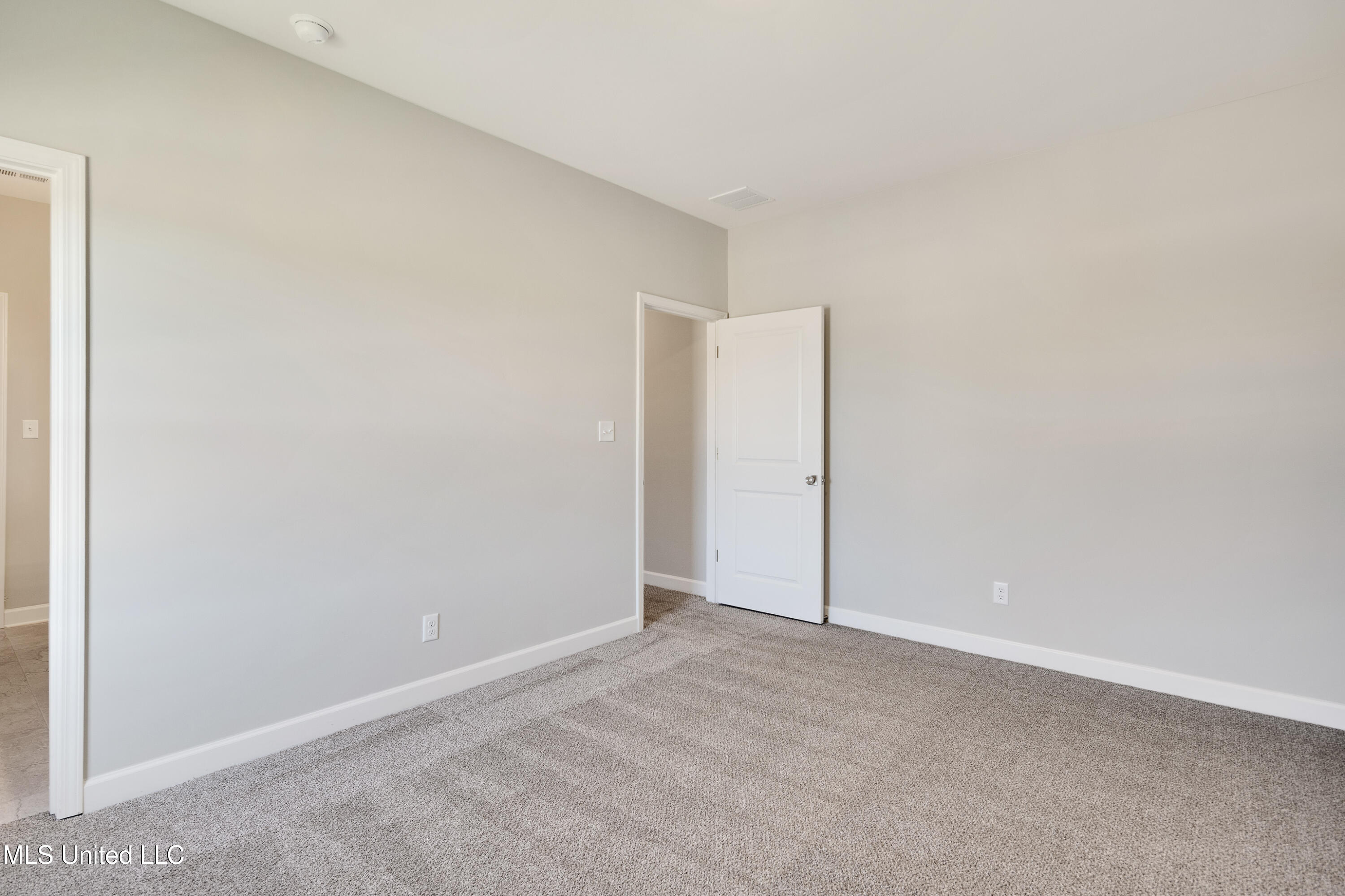 2327 Livingston Way Hernando, MS 38632 - Photo 36 of 37 Bedroom 6