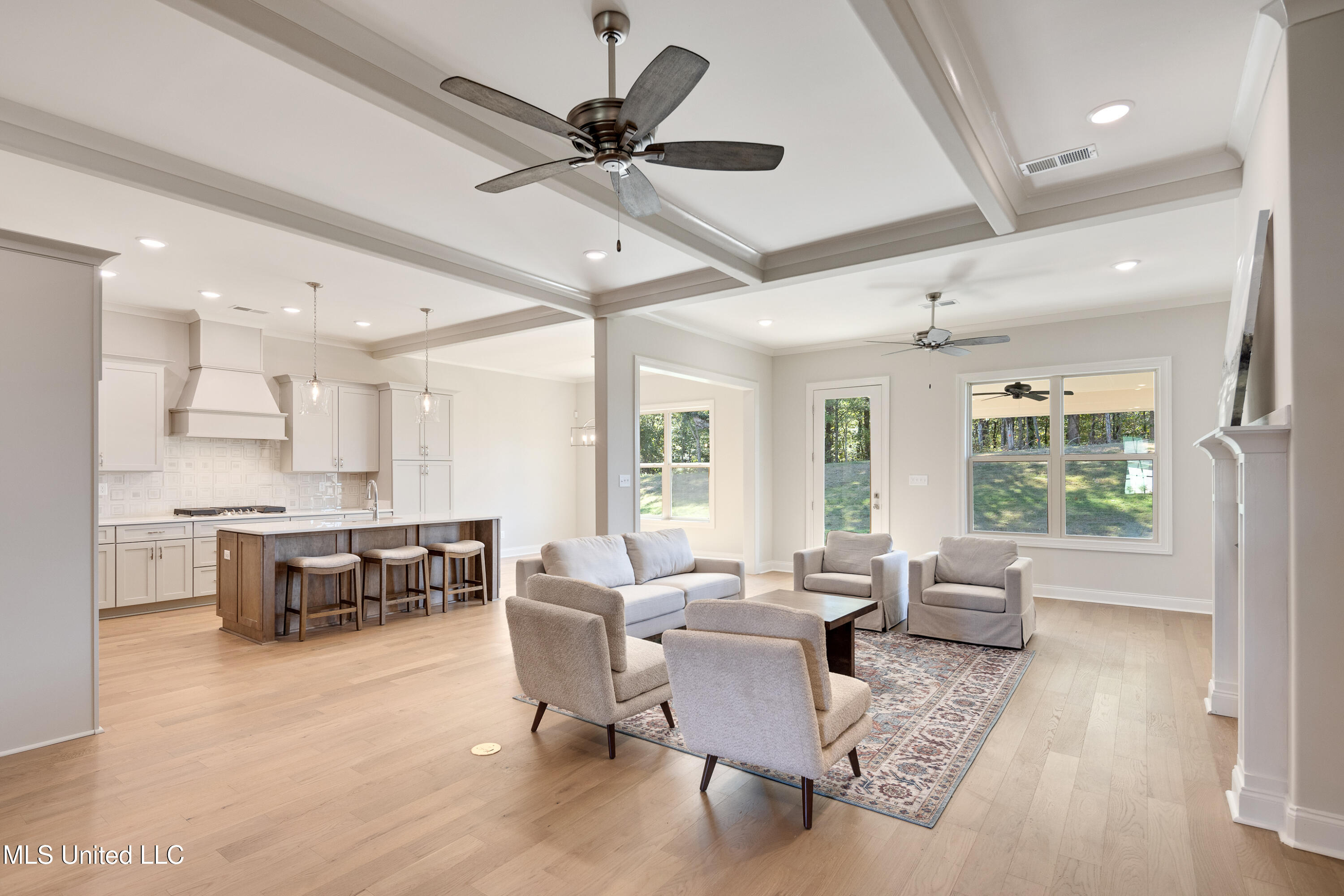 2327 Livingston Way Hernando, MS 38632 - Photo 4 of 37 Great Room