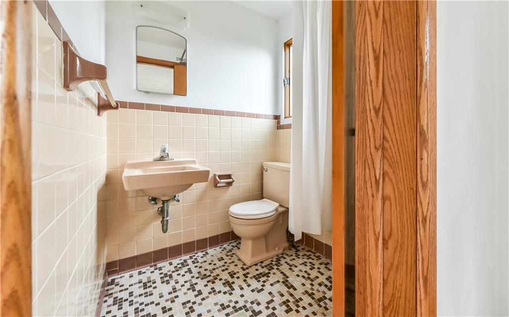 3891 Anderson Road Gibsonia, PA 15044 - Photo 16 of 22 Full bath, lower level.