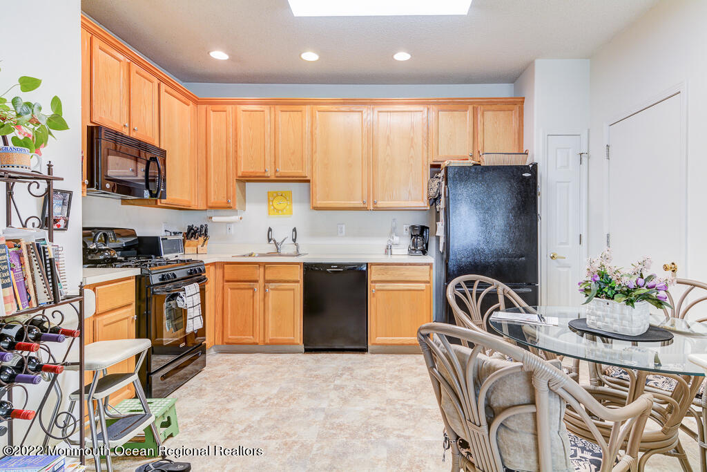 33 Riva Boulevard, Unit 717 Brick, NJ 08723 - Photo 10 of 20 0010__SMALL