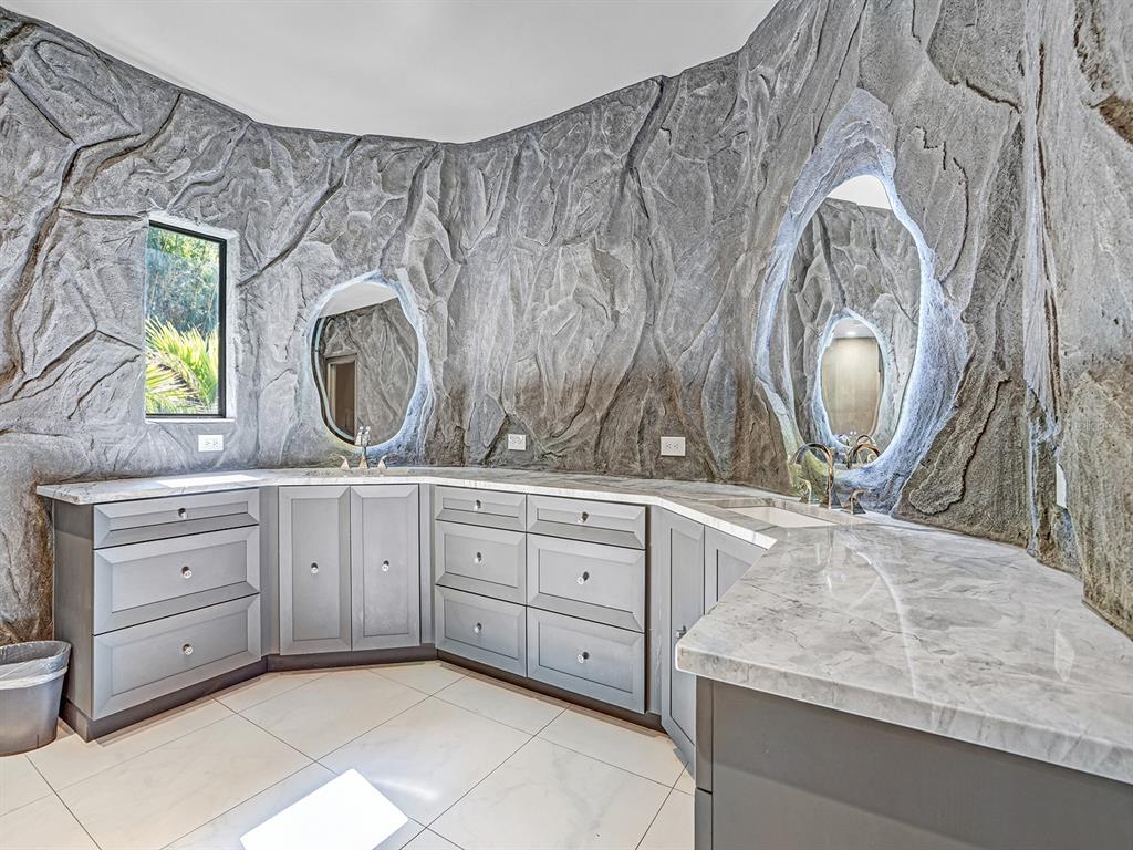 1609 Hampton Court Safety Harbor, FL 34695 - Photo 31 of 78